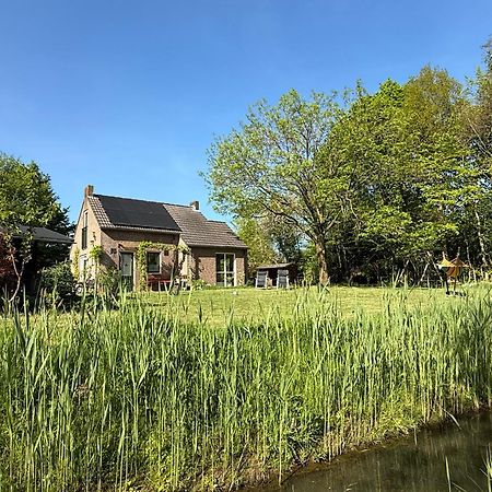 Supergezellig Vakantiehuis Met Hele Grote Tuin Bij Nijmegen Ewijk Luaran gambar