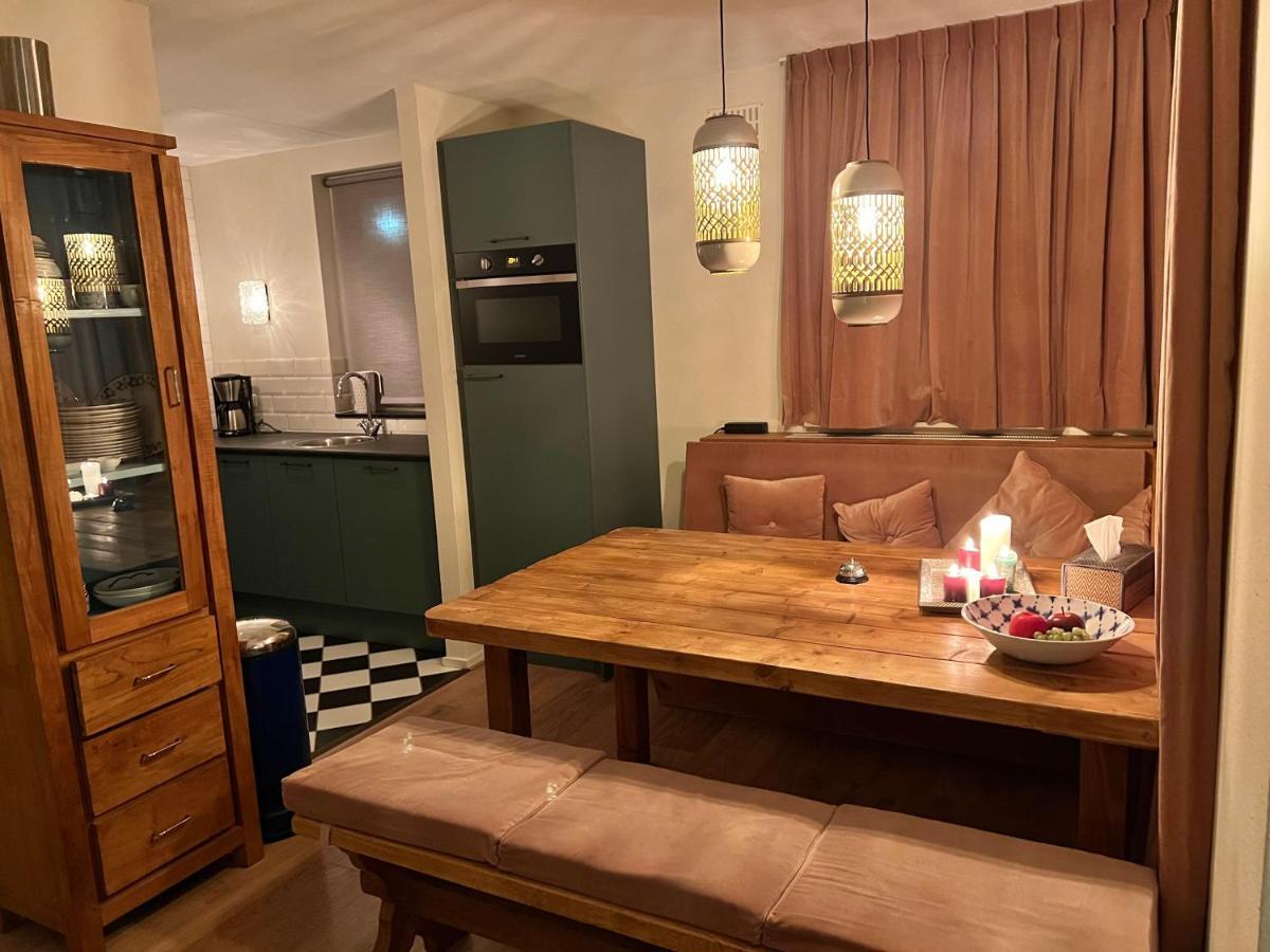 Supergezellig Vakantiehuis Met Hele Grote Tuin Bij Nijmegen Ewijk Luaran gambar