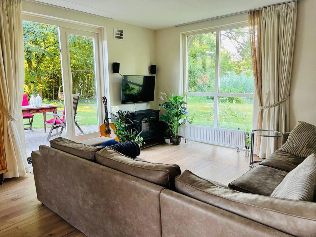 Supergezellig Vakantiehuis Met Hele Grote Tuin Bij Nijmegen Ewijk Luaran gambar