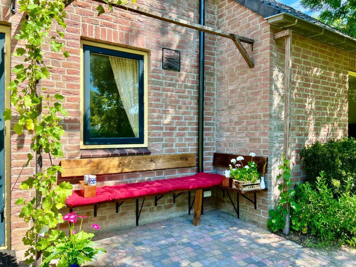 Supergezellig Vakantiehuis Met Hele Grote Tuin Bij Nijmegen Ewijk Luaran gambar