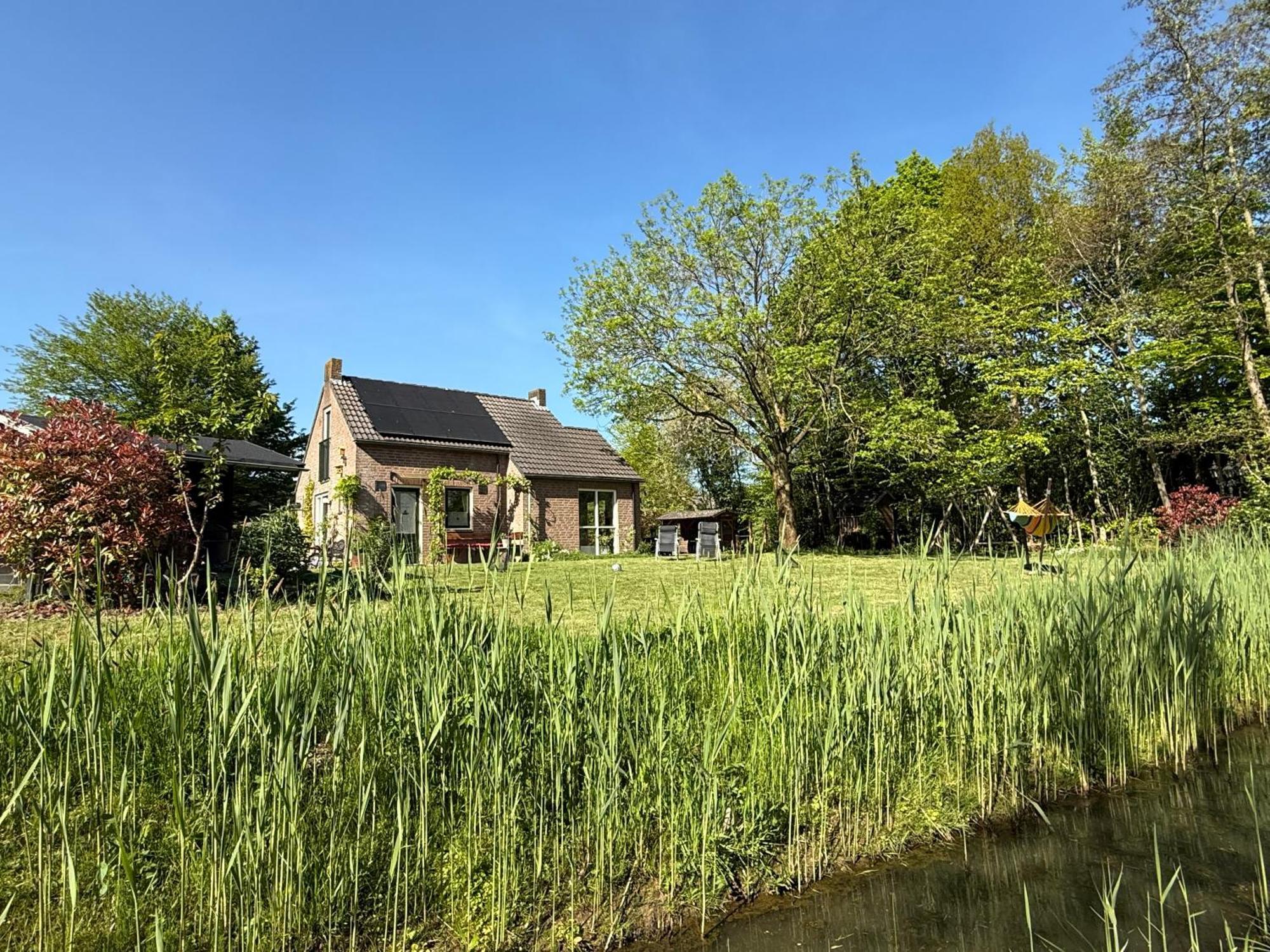 Supergezellig Vakantiehuis Met Hele Grote Tuin Bij Nijmegen Ewijk Luaran gambar
