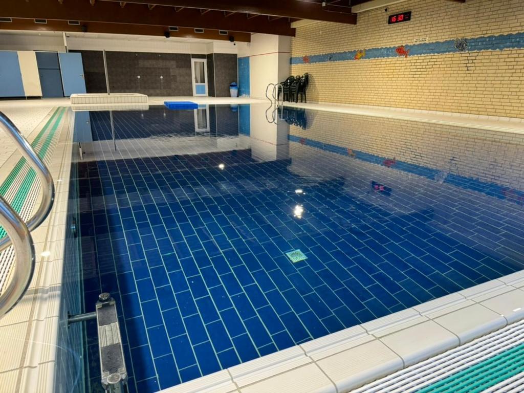 Supergezellig Vakantiehuis Met Hele Grote Tuin Bij Nijmegen Ewijk Luaran gambar